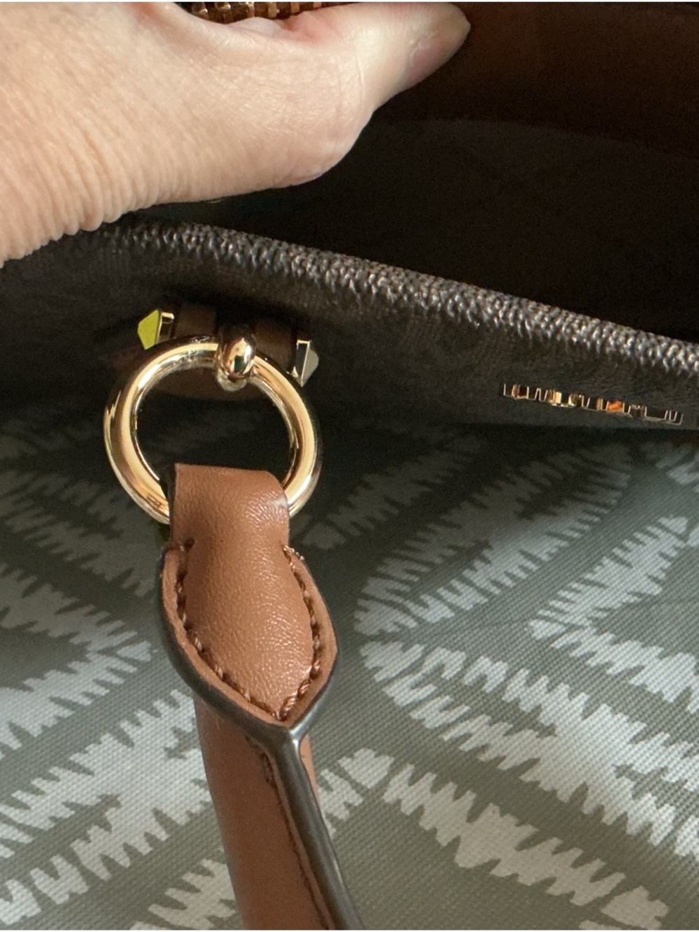 Michael Kors Marilyn Small Messenger Brown MK Signature NWT - Picture 10 of 16